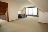 ... mit Zugang zur Loggia - 