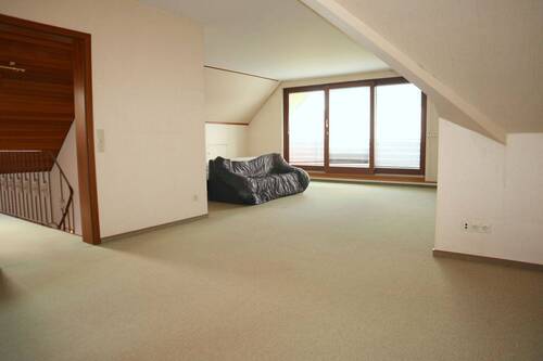 ... mit Zugang zur Loggia - 