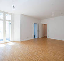 Exklusive 3-Zimmer-Gründerzeit-Wohnung mit Süd-Balkon in einem aufwendig sanierten Altbau - Berlin Mitte