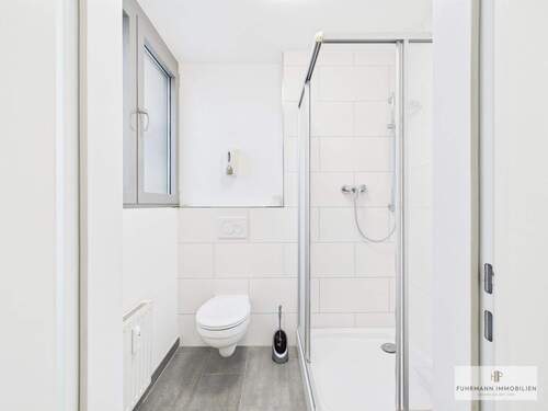 WC-Kabine mit Dusche - Büro in Saarbrücken zur Miete