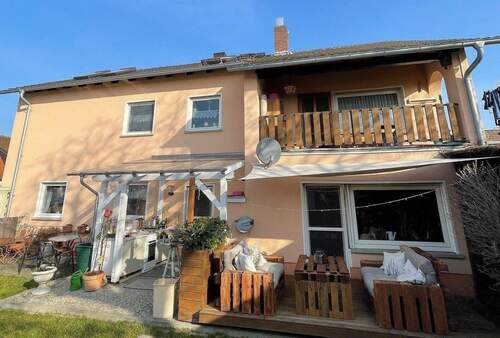 Ansicht vom Garten aus - Mehrfamilienhaus, Wohnhaus mit 240,00 m&sup2; in Niederwerrn zum Kaufen