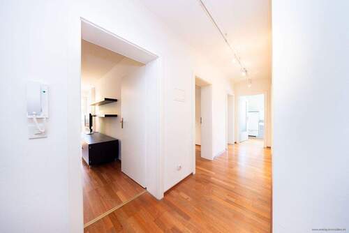 Eingangsbereich - Etagenwohnung mit 65,00 m&sup2; in München zum Kaufen