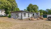 Außenansicht 2 - Modernes Wohnen auf einer Ebene - hochwertiger Bungalow in Ostseenähe