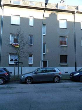 Hausansicht - 2 Zimmer Dachgeschoss-Wohnung in Duisburg-Neudorf