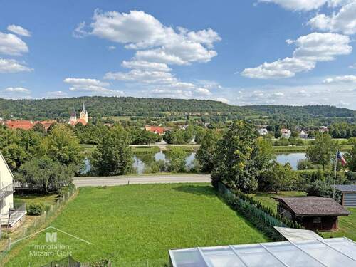 Ausblick - Kompakte Doppelhaushälfte mit Garage und traumhaftem Blick in den Main-Donau-Kanal