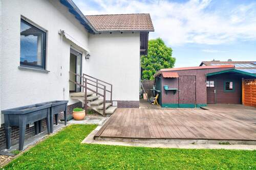 Terrasse & Gartenhäuschen - 