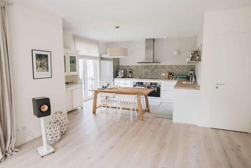 Wohnen / Essen - 4 Zimmer Etagenwohnung in Hamburg