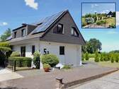Vorderansicht + Garten - Freistehendes Einfamilienhaus zum Wohnen und Arbeiten in ruhiger und grüner Randlage von Schiefbahn...