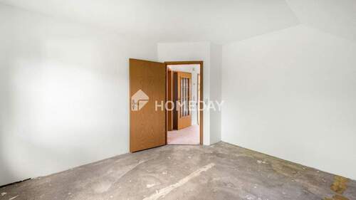 1. OG Schlafzimmer 2 - 