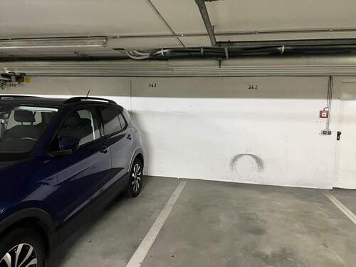 Tiefgaragenstellplatz - 