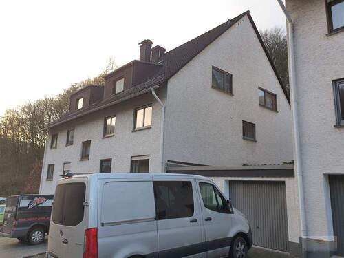 Straßenansicht - 3 Zimmer Etagenwohnung zum Kaufen in Altena / Altroggenrahmede