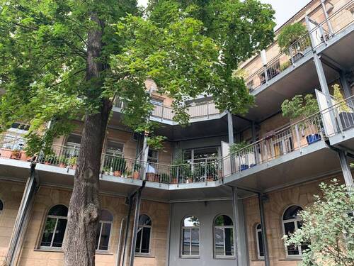 Hausansicht Innenhof - Etagenwohnung mit 105,00 m&sup2; in Fürth zur Miete