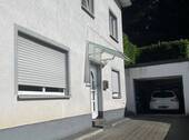 Eingang ELW mit großer Garage - 