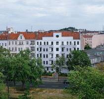 Bezugsfreie 2-Zimmerwohnung mit Altbaucharme in modernisiertem Wohnhaus in Wedding - Berlin Gesundbrunnen