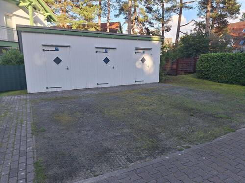 Stellplatz und Schuppen - 