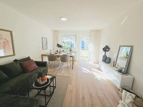 Wohnzimmer - 3 Zimmer Etagenwohnung zum Kaufen in Weinsberg