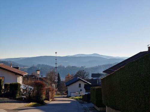 Blick zum Geisskopf.. - Etagenwohnung mit 97,00 m&sup2; in Böbrach zum Kaufen