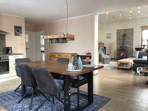 Kochen/Essen/Wohnen - Etagenwohnung mit 127,00 m&sup2; in Legau zum Kaufen