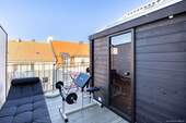 Terrasse mit Sauna - 