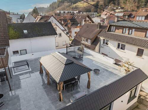 ...komplett gefliest mit Pergola-Pavillon (21 m²) - 