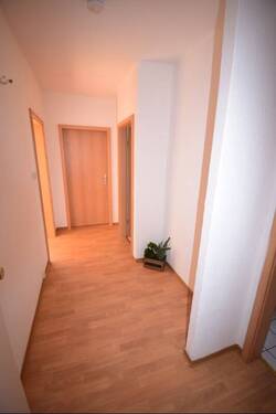 Originalbild Flur - 3 Zimmer Etagenwohnung in Riesa