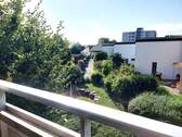 Blick vom Balkon zum hauseigenen Spielplatz - 