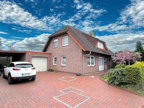 Auffahrt - Einfamilienhaus mit Garage und Carport in ruhiger Sackgassenendlage