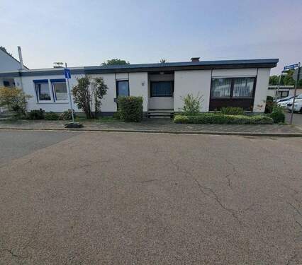 Vorderansicht - Einfamilienhaus mit 144,00 m&sup2; in Ludwigshafen am Rhein zur Miete