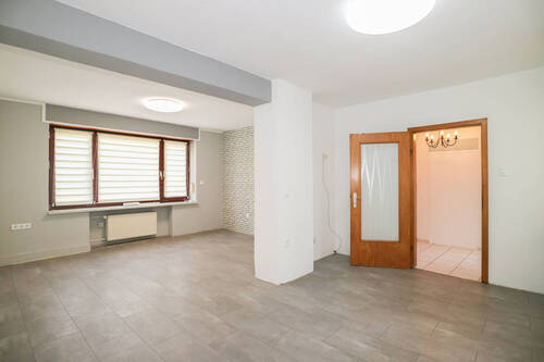 Wohnzimmer Haupthaus - 1 Zimmer Mehrfamilienhaus, Wohnhaus zum Kaufen in Dormagen / Straberg