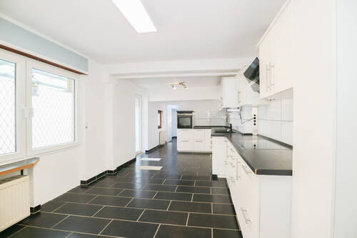 Küche - Mehrfamilienhaus, Wohnhaus mit 176,00 m&sup2; in Dormagen / Straberg zum Kaufen