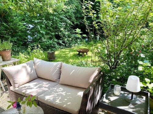 Terrasse und Teil des Gartens - Reihenendhaus mit 130,00 m² in Hamburg zum Kaufen