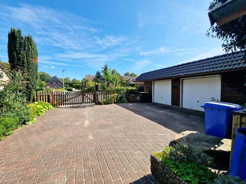 Auffahrt - 7 Zimmer Einfamilienhaus zum Kaufen in Krempel