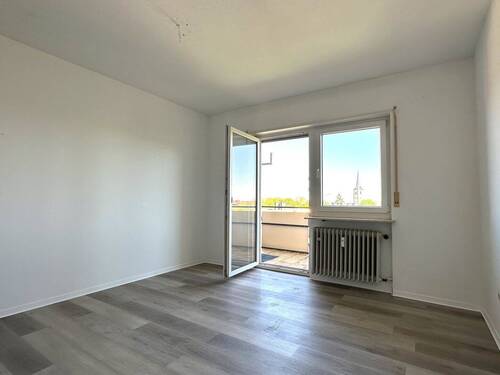 Schlafzimmer u. Balkon - 