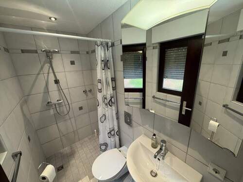 Duschbad im Erdgeschoss - 