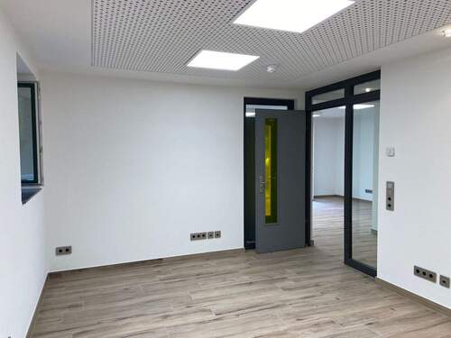 mittelgroßer Raum - 