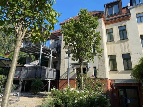 Hausansicht - Bürofläche im Hofgebäude mit Stellplatz, Teeküche, WC, Terrasse