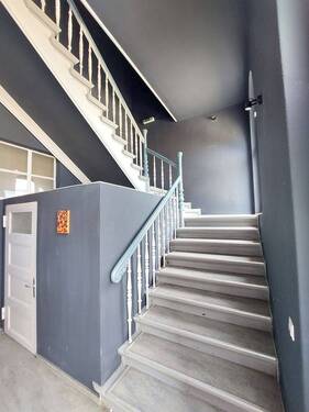 Treppenaufgang - 1 Zimmer Büro zur Miete in Cottbus