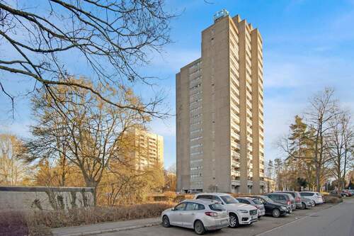 Hausansicht - 4 Zimmer Etagenwohnung in Neu-Ulm