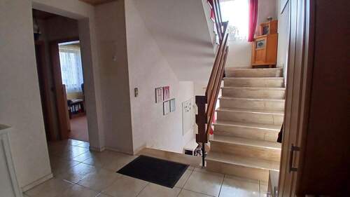 Treppenhaus - Einfamilienhaus mit 215,00 m² in Hafenlohr zum Kaufen