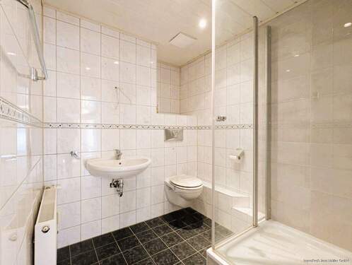 Badezimmer mit Dusche - 3 Zimmer Etagenwohnung zum Kaufen in Hamm