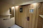 Sauna mit Dusche im Kellergeschoss - 