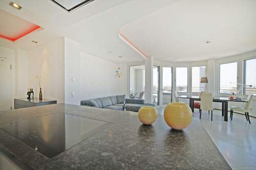 Küche / Wohnzimmer - 2 Zimmer Etagenwohnung zum Kaufen in München