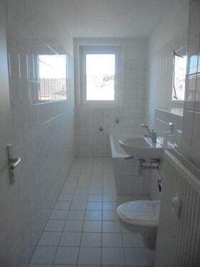 Bad mit Wanne - 