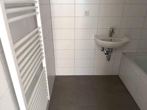 Innenliegendes Bad mit Handtuchheizkörper - 