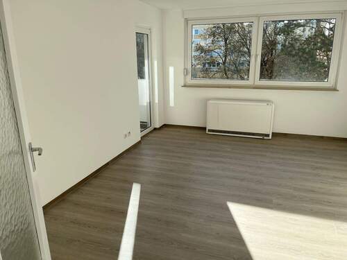 Wohn-/Essbereich - 3 Zimmer Etagenwohnung zur Miete in Stein