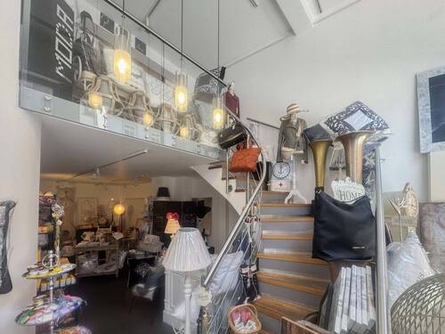 Aufgang zur Galerie - 