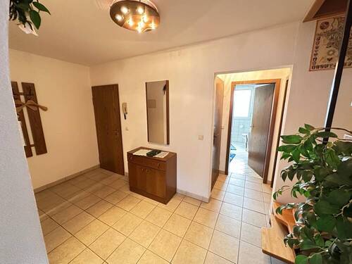 Diele - Etagenwohnung mit 75,90 m² in Gelsenkirchen zum Kaufen