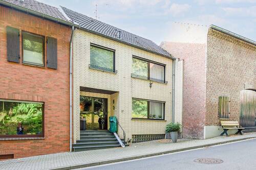 WWW.BOUWENS.DE - Großzügiges Einfamilienhaus mit Wintergarten und weitläufigem Garten in Selfkant - Hillensberg!