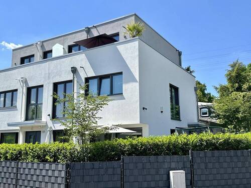 Vorderansicht - 7 Zimmer Doppelhaushälfte in Offenbach