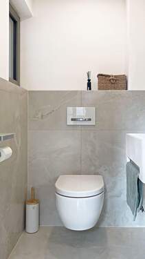 Gäste-WC mit Tageslicht - 